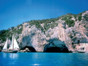 cala_gonone_grotte_del_bue_marino-tsa-1200x0