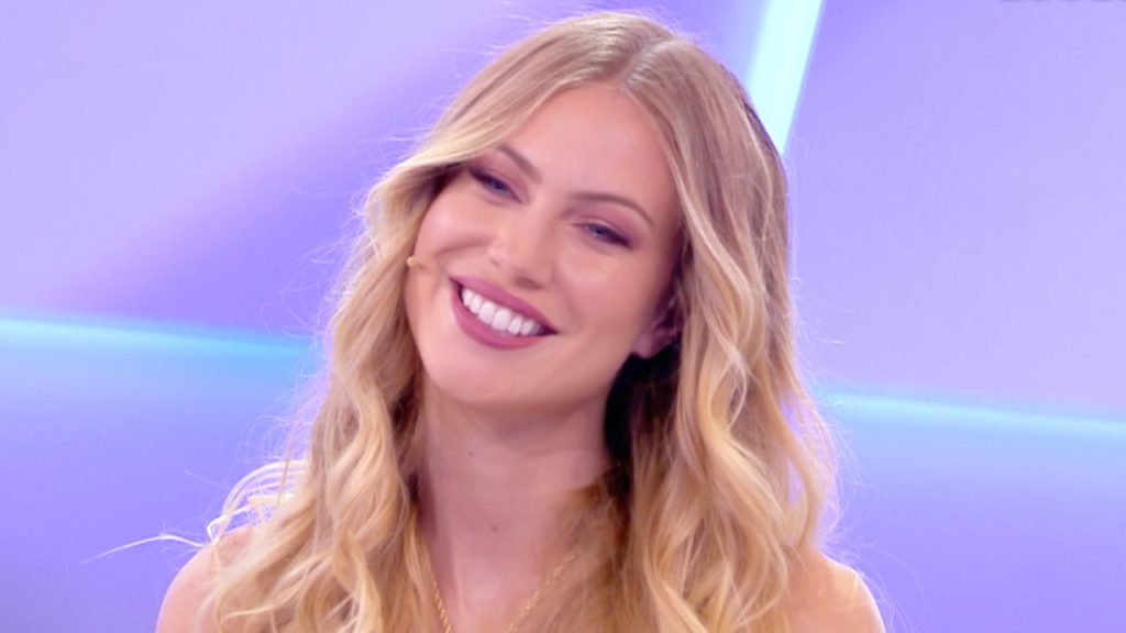 Taylor-Mega-RivistaDonna.com