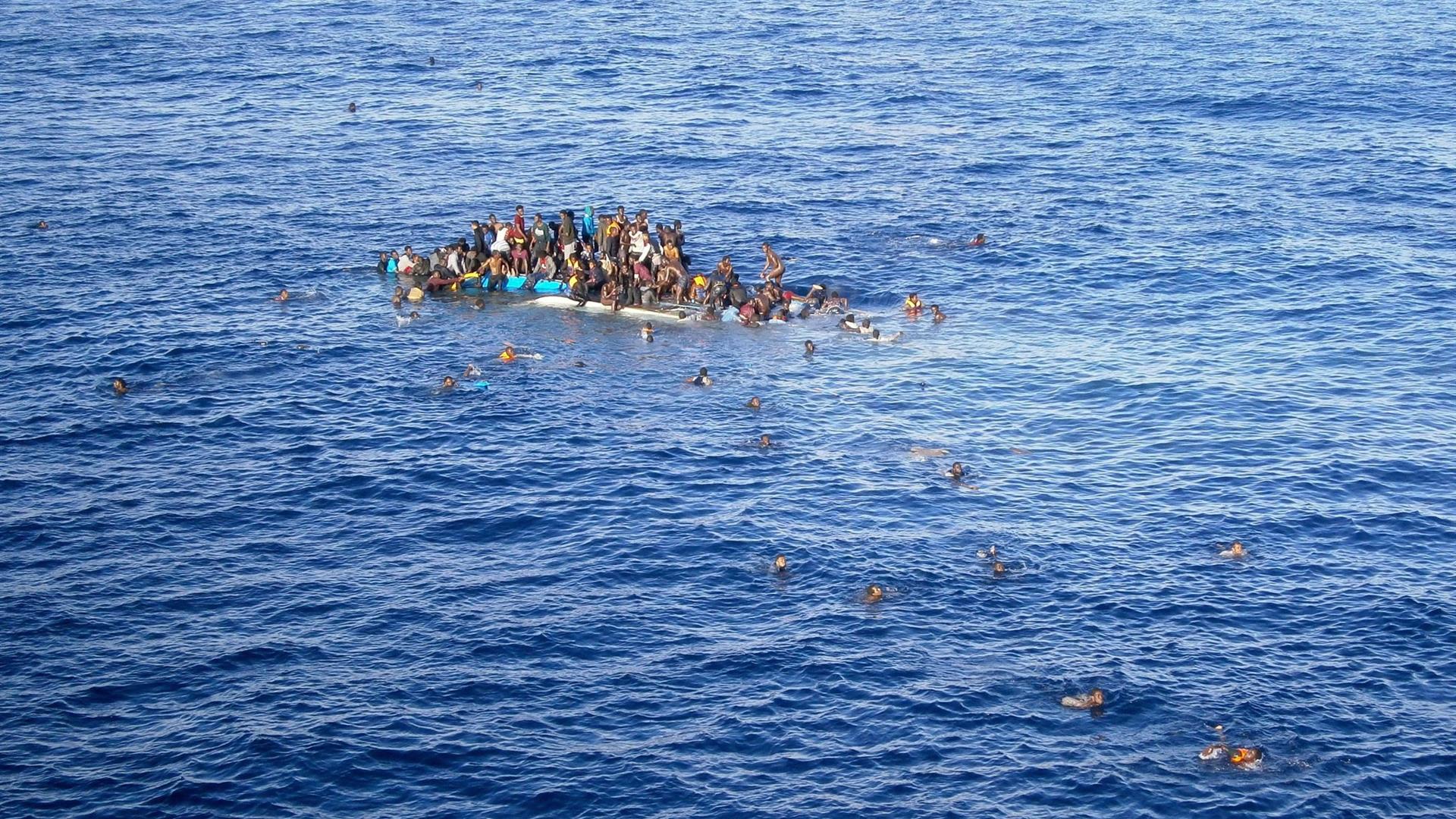 migranti-mare-rivistadonna